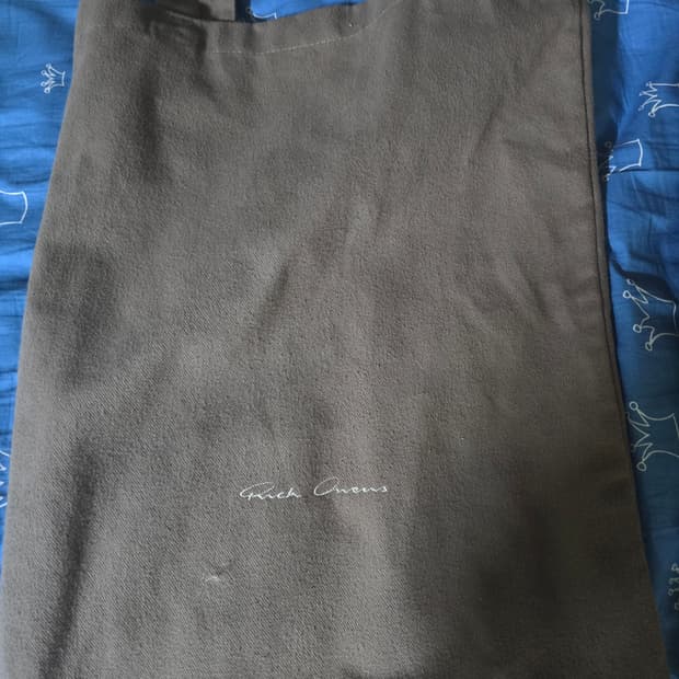 릭오웬스 메인라인 더스트백(하얀자수) 