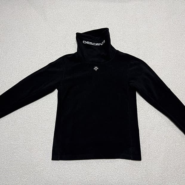 데상트 하이넥 기모 본딩 플리스 티셔츠 남성용 95사이즈