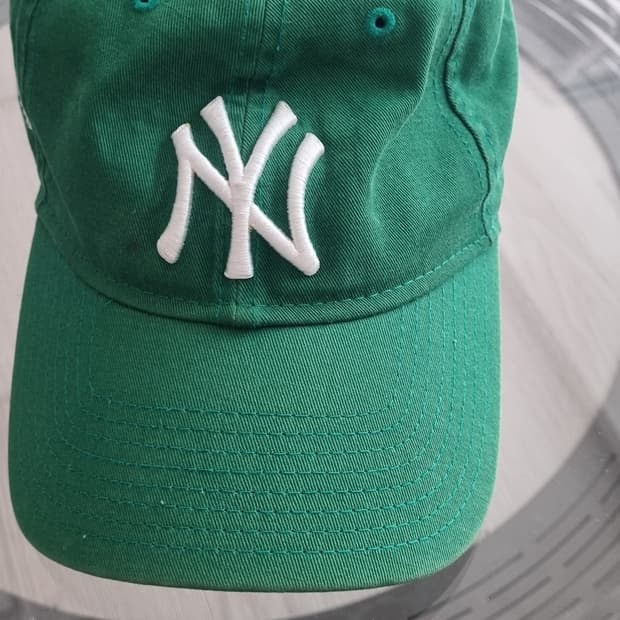 NEW ERA 9TWENTY x MoMA 콜라보 뉴욕양키스 캡 (정품)
