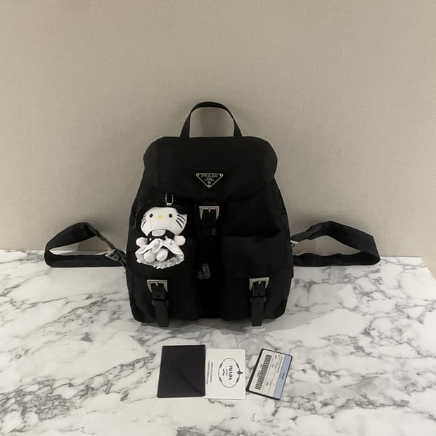 정품 프라다 백팩 스몰 사이즈 