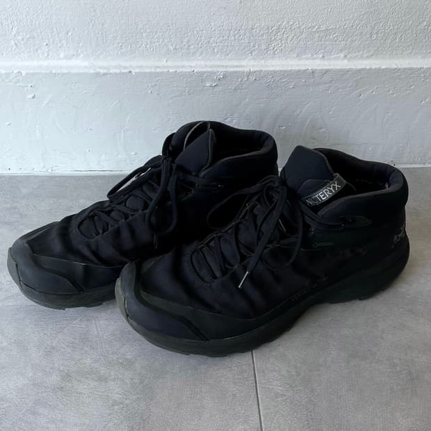 아크테릭스 에어리스 미드 gtx