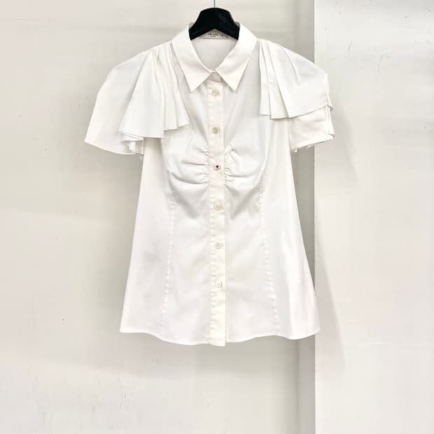 프라다 화이트 레이어드 숄더 하프 셔츠
