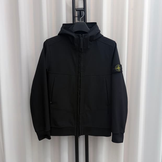[24년/ S] 스톤아일랜드 소프트쉘 바람막이 블랙