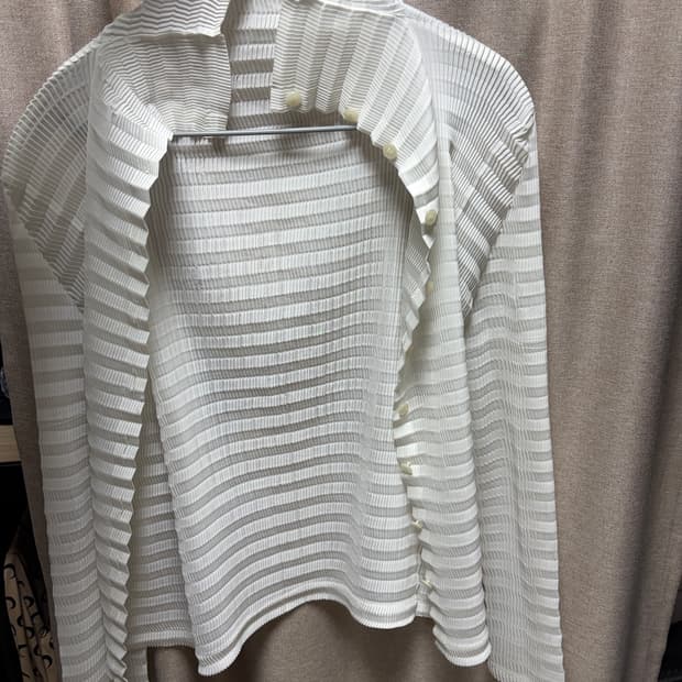 이세이미야케 화이트 플리츠 셔츠