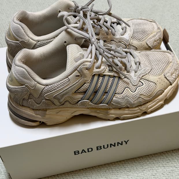 아디다스 x 배드버니 리스폰스 CL 원더 화이트 클리어 그래닛 265