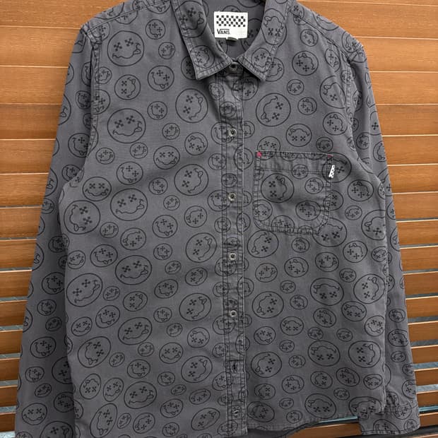 반스 스마일리 페이스 패턴 셔츠