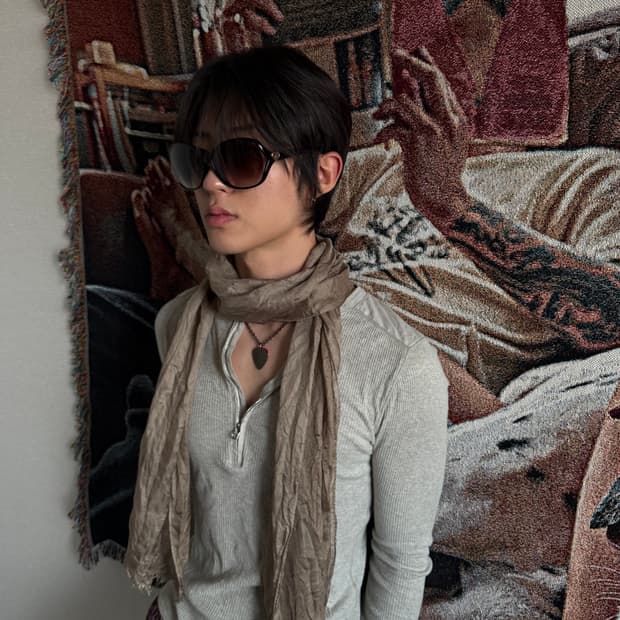 Christian daniel scarf
