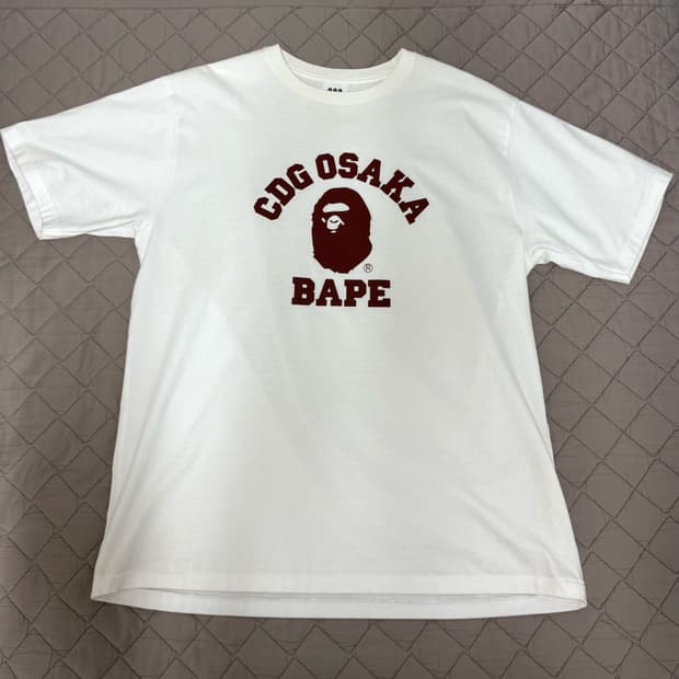 [2XL] 2023 꼼데가르송 오사카 베이프 콜라보 티셔츠