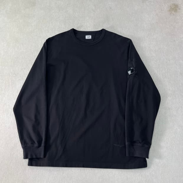 105 cp컴퍼니 22fw 와펜 롱슬리브 맨투맨