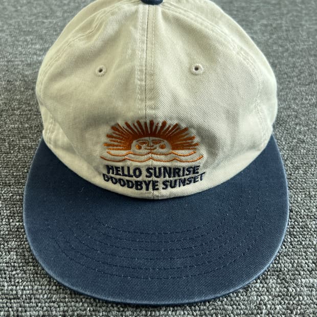 헬로 선라이즈 6패널 캡 베이지&네이비