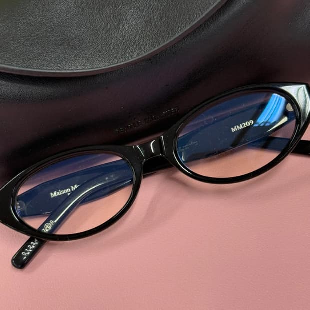 잰틀몬스터 젠몬 메종 MM209 블랙 뿔테