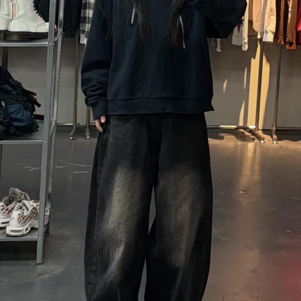 네펜데스 디테일 지퍼 스웻셔츠 A3323