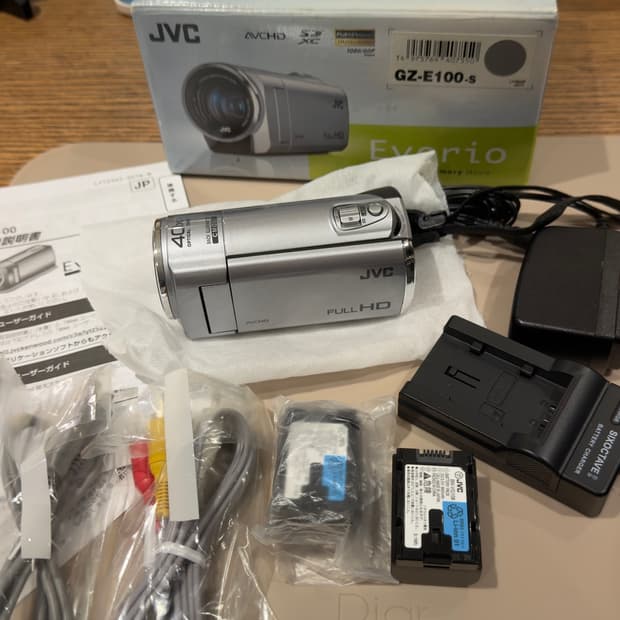 신품급 JVC GZ-E100 캠코더 풀박스
