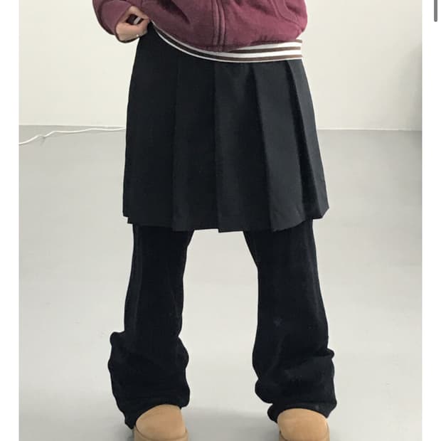 블랙 미디 스커트