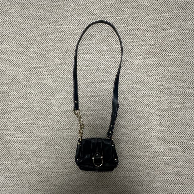 COCCINELLE italy made leather cross bag