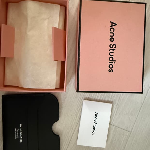 아크네 스튜디오 엘마스 라지 카드지갑 블랙(새상품)