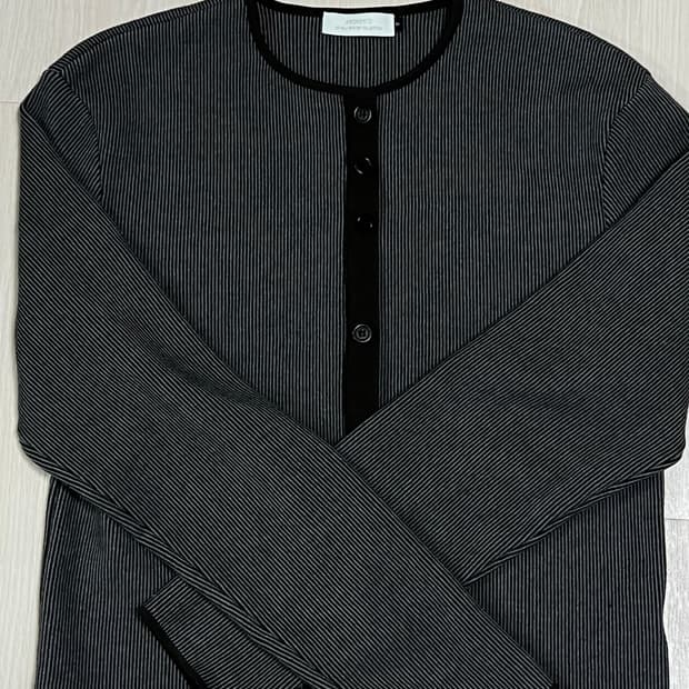 아모멘토 25fw 라운드 가디건 m사이즈 브라운