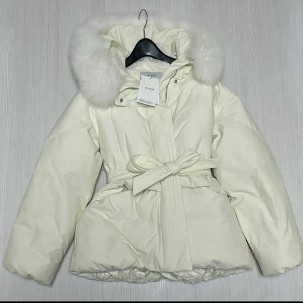 새상품 온앤온 폭스퍼 구스 숏다운 미디다운 01 정채연