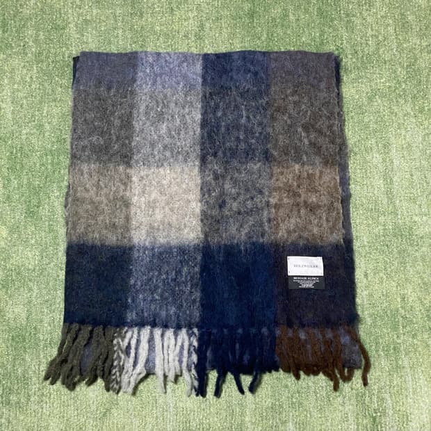 홀츠베일러(Holzweiler)의 프레시아 모헤어 알파카 머플러