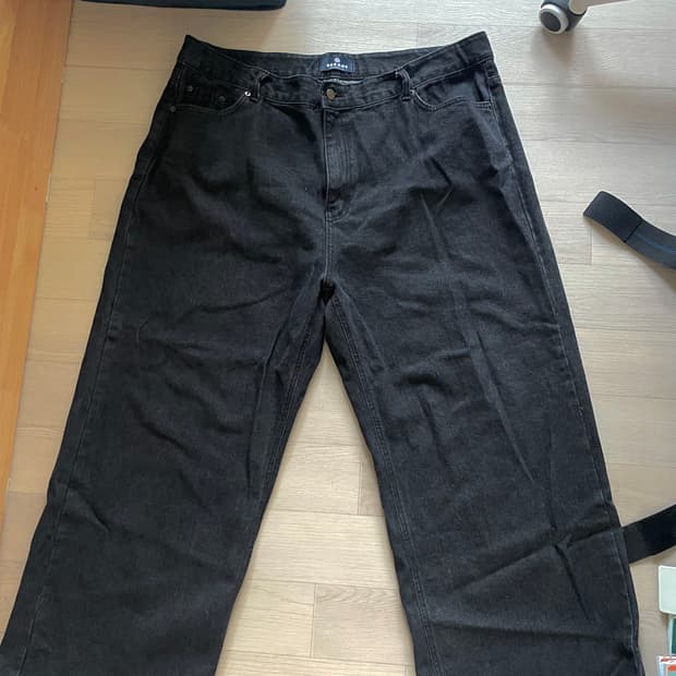 오카네 흑청바지