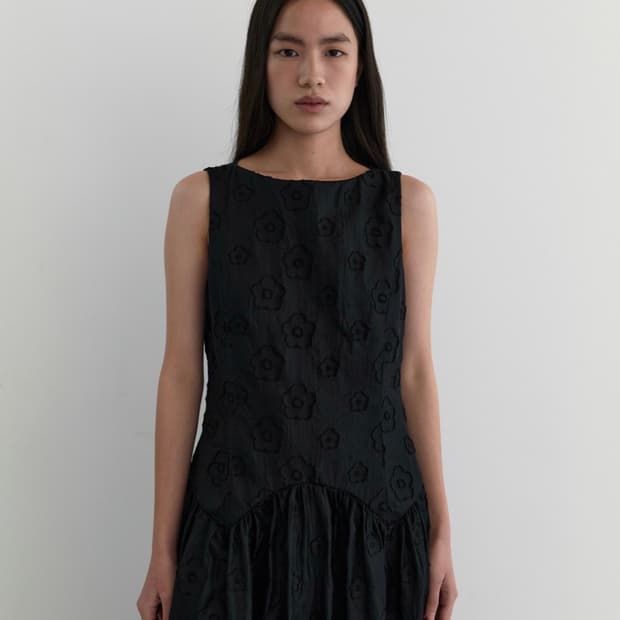 마조네 BACK HOLE DRESS_LACE