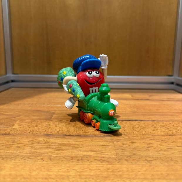 M&M'S TRAIN FIGURE