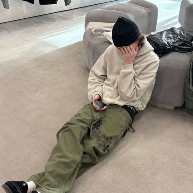 러셀 후드티 탄 색상