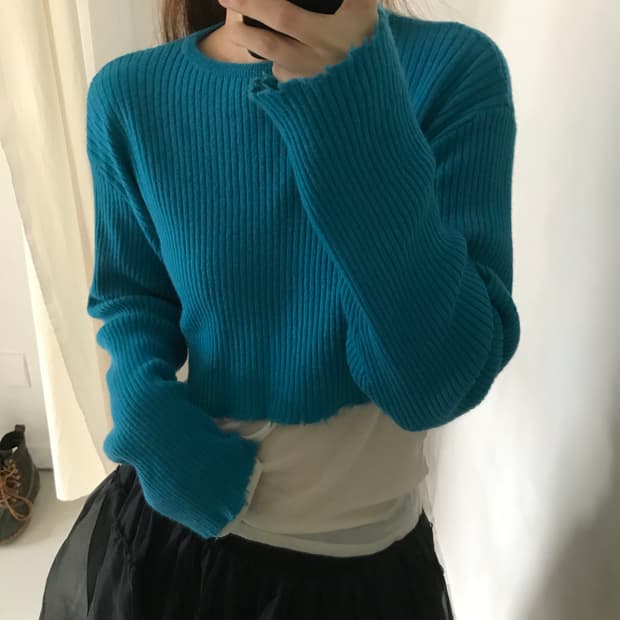 blue crop knit