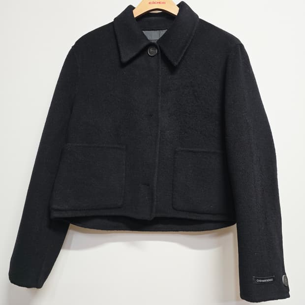 올리브대올리브 양모캐시미어 혼방 블랙 크롭 자켓