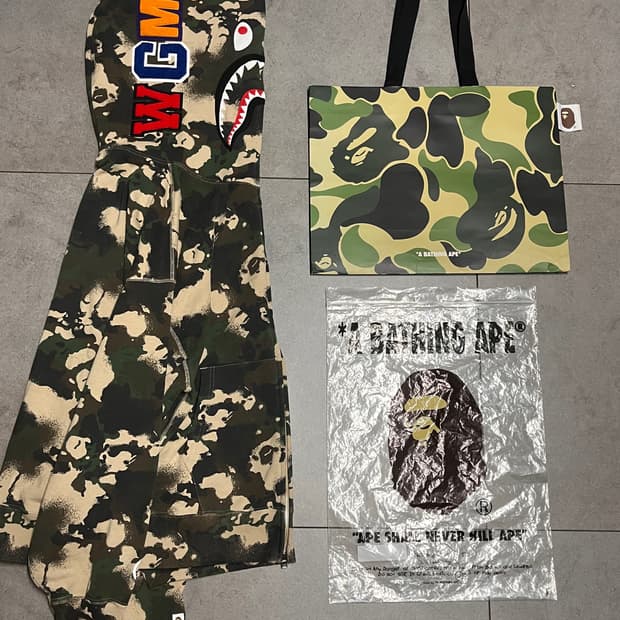 새상품급)베이프 맵카모 샤크 후드집업