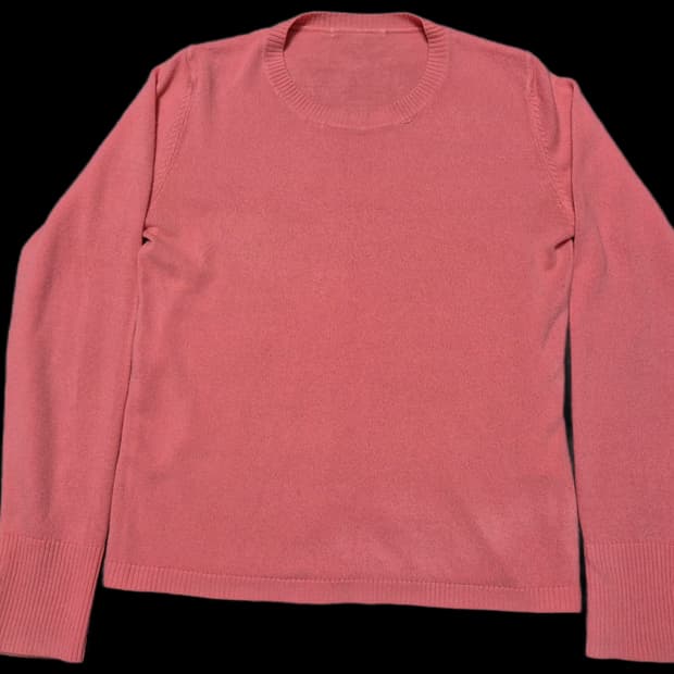 코랄핑크색 니트 티셔츠