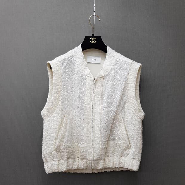 오즈세컨 2022 스팽글 트위드 베스트 XS사이즈