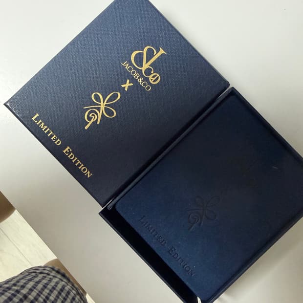 피스마이너스원 제이콥앤코 데이지 목걸이 새상품 판매합니다!