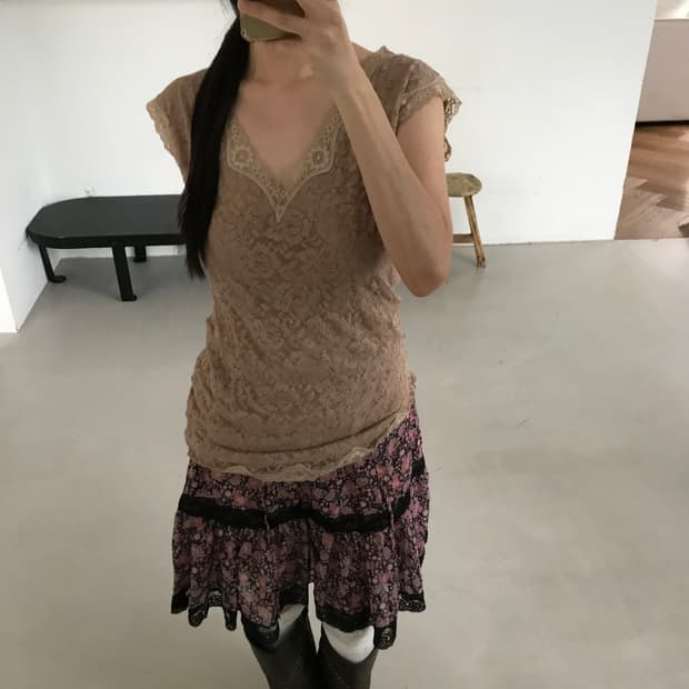 vintage lace sleeveless