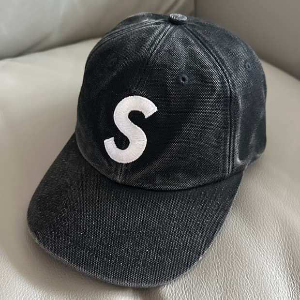 슈프림 피그먼트 S 로고 모자