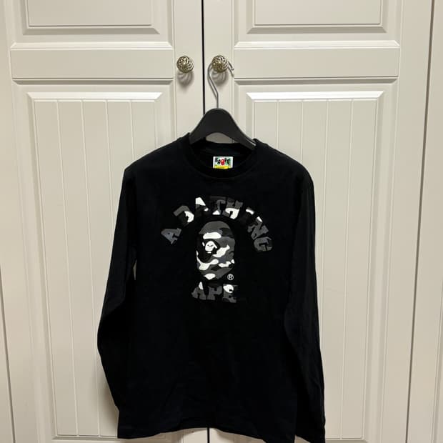 베이프 시티 카모 컬리지 롱슬리브 티셔츠 블랙