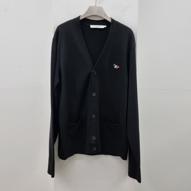 MAISON KITSUNE 메종키츠네