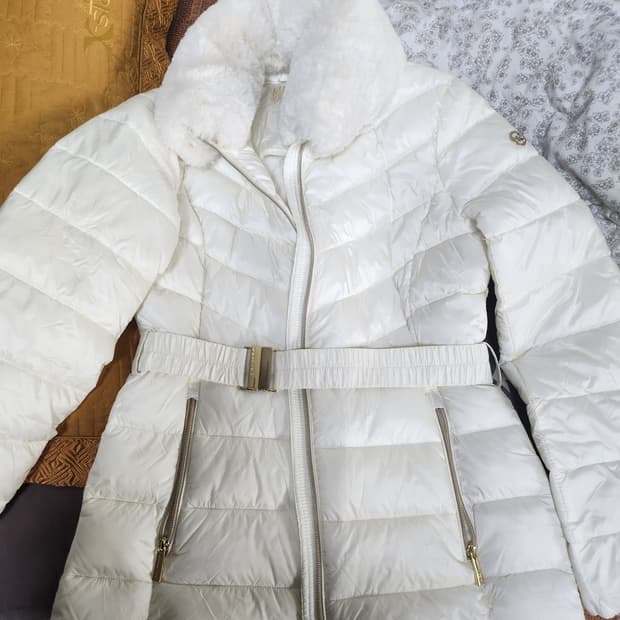 마이클코어스 토끼털벨트패딩