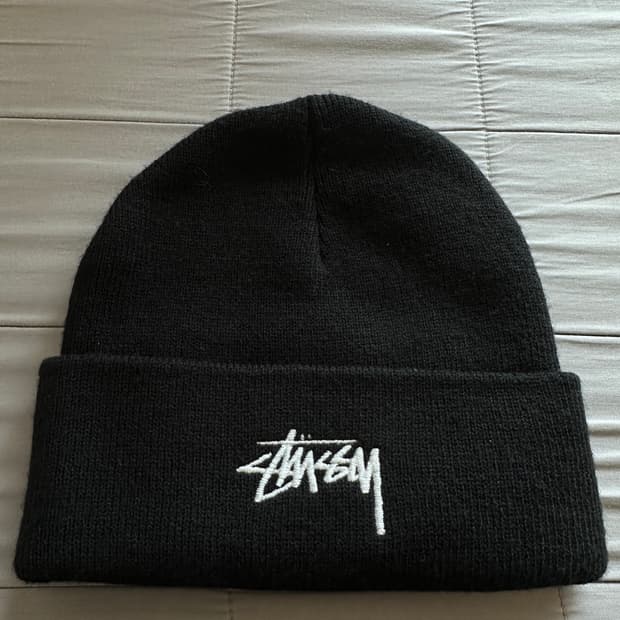 스투시 스탁 커프 비니 블랙