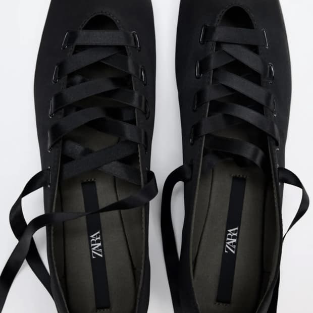 자라 레이스업 새틴 발레 플랫슈즈(235/36)