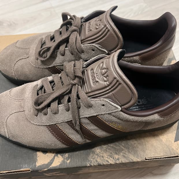 아디다스 가젤 브라운 275