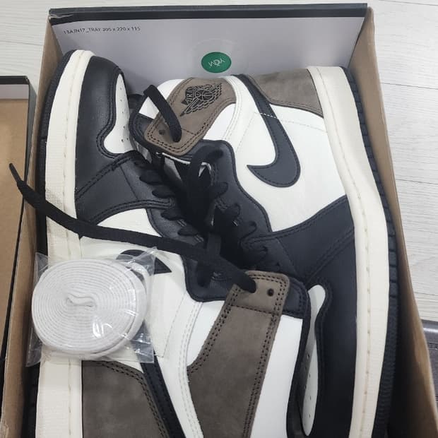 다크모카 조던 270