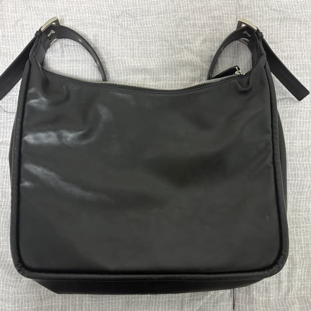 여밈 벨티드 릿지 백 belted ridge bag 블랙