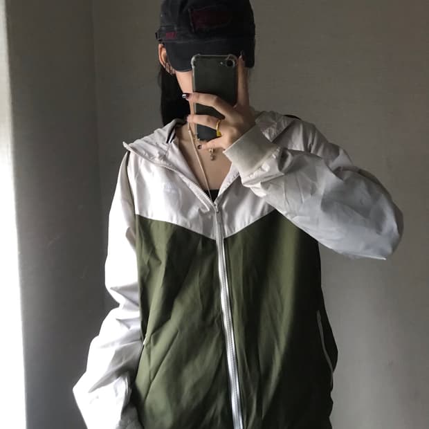 나이키 카키 화이트 바람막이