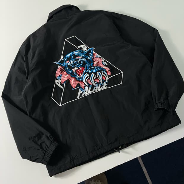 Palace 팔라스 립드 블랙 코치 자켓
