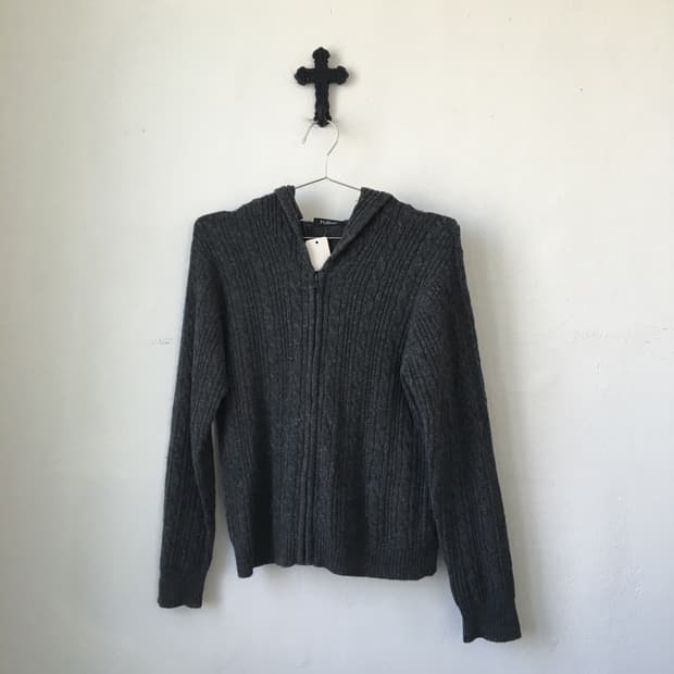 Woolen cable knit hood zip up