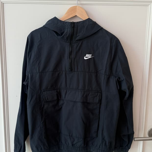 나이키(NIKE) 에센셜 우븐 아노락 재킷