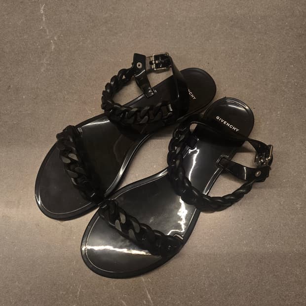 지방시 젤리슈즈 샌달 블랙 38