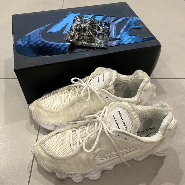 나이키 x 꼼데 샥스 TL 화이트 280