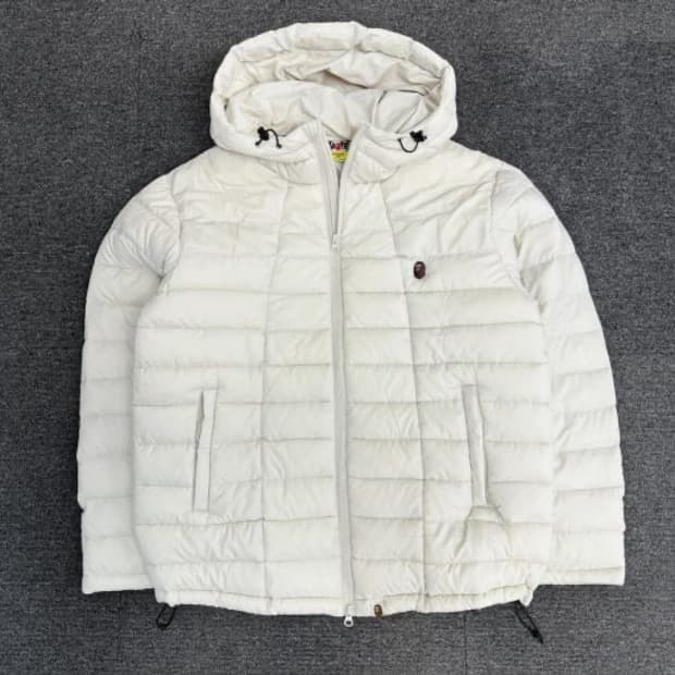 베이프 경량패딩 팔아요